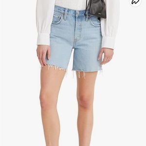 Levi’s 501 Mid Thigh Shorts- Size 25